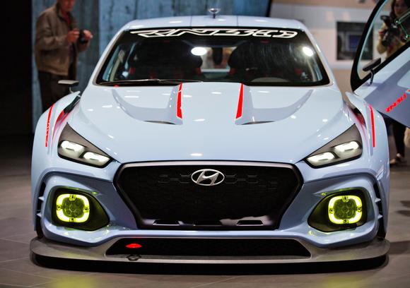 Asian Manufacturers A Game With Exotic EVs At 2016 Paris Motor Show